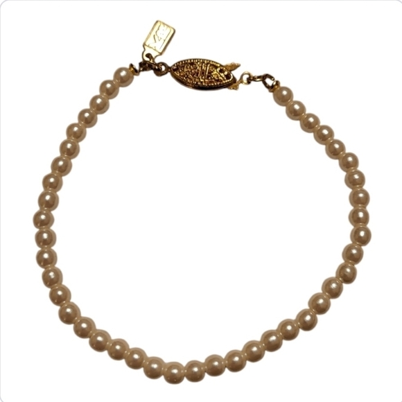 Vintage KR Signed Glass Pearl Bracelet Gold Clasp - Picture 1 of 4